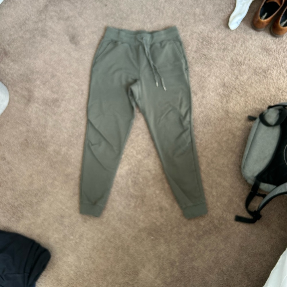 Cuts Hyperloop Joggers